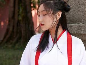 蜜桃社 – 学姐学姐，我的心里随你走——顾乔楠的美图套图来了！