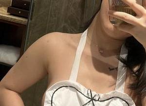微密圈 – 翻翻詹詹的红裙套图，裙子好看，为什么我觉得她比裙子还迷人？