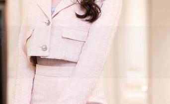 语画界 – 徐莉芝Booty的办公室高清图册，办公桌也有心事？