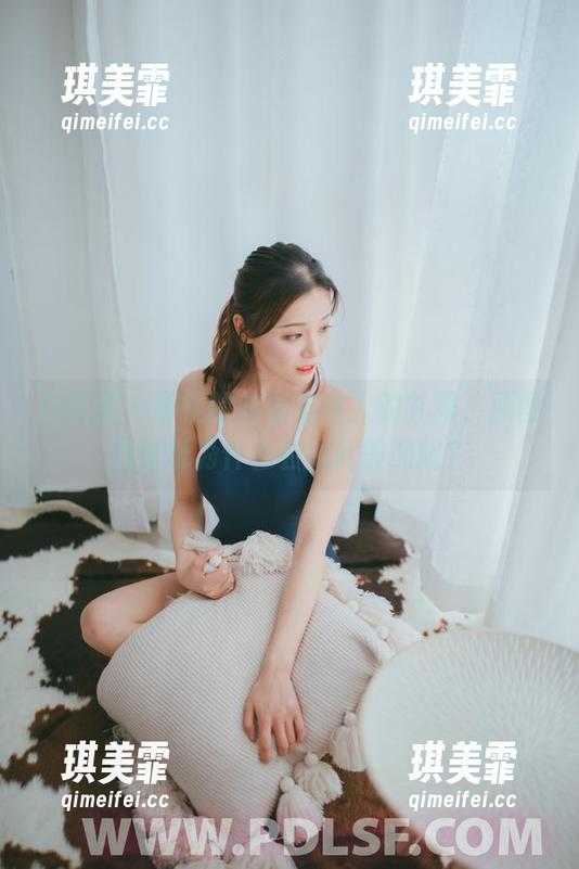 轰趴猫 - 奇怪的曲曲与迷人的礼服，原图和壁纸为什么会如此般配呢？
