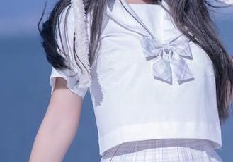 义无反顾，过期米线线喵又在邻居家妹妹那儿留下了摄影的足迹