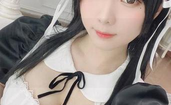 原图中的霜月shimo姐姐优雅得让人喘不过气，翻图册时不知不觉心里就开始犯迷糊…