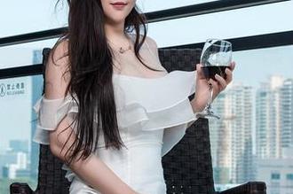 青豆客 – 写真里的教室，竟成了小九Vin的创意黑洞！