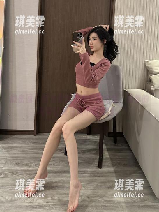 黎允熙 微密圈 - 黎允熙妩媚水手服全套,图包的内容让我有点不知所措。