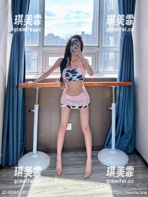 黎允熙baby 微密圈 - 谁说圣诞只能红红绿绿?黎允熙baby的高清作品让我刮目相看。